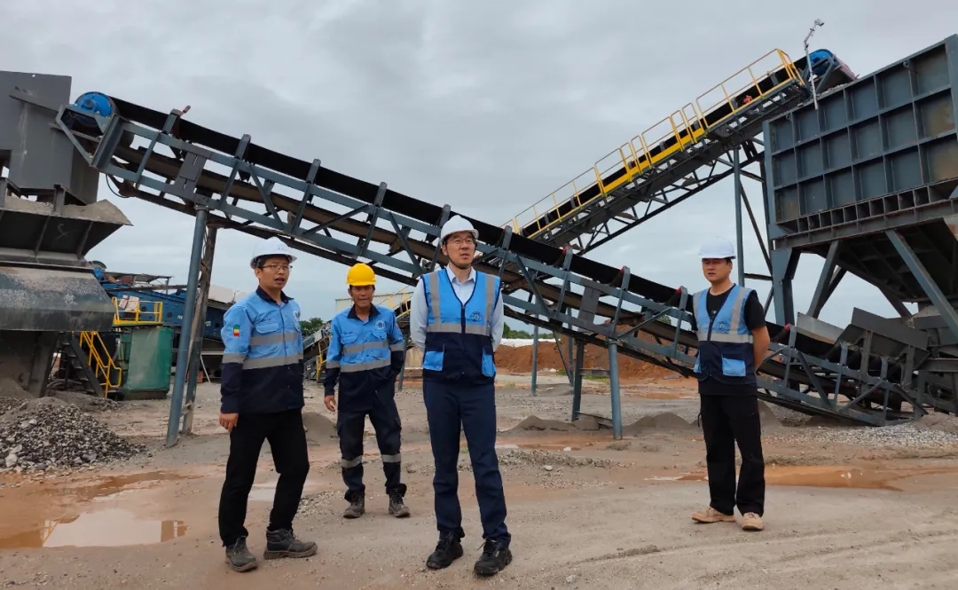 滕磊深入布谷尼鋰礦現(xiàn)場調(diào)研 強調(diào)安全生產(chǎn)與出口許可攻堅